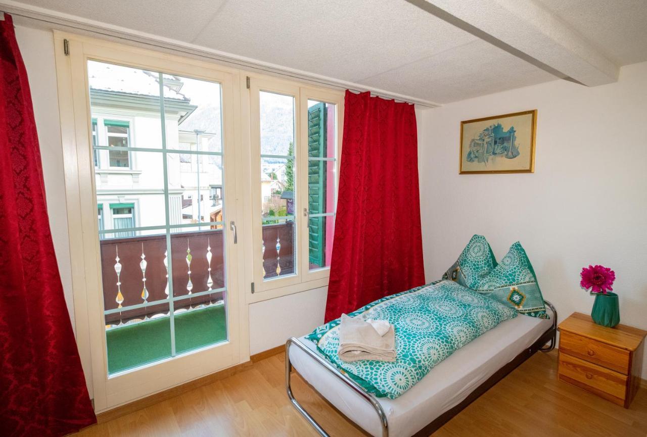 Waldeg 4 Historic House - Holiday Apartment Интерлакен Екстериор снимка